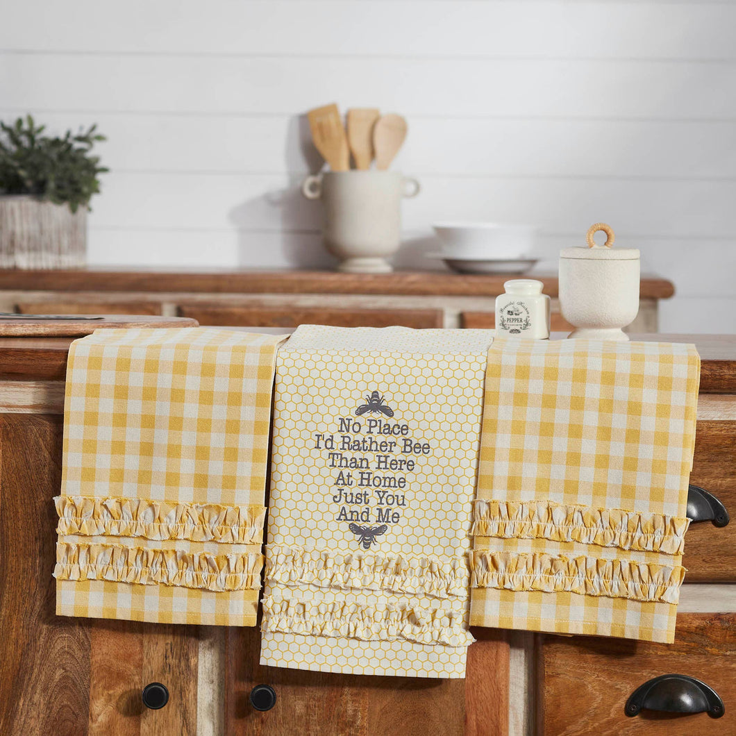 702-1 Buzzy Bees Ruffled Checkered Tea Towel