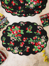 Load image into Gallery viewer, 20-1419Black Strawberry Quilted Placemat
