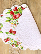 Load image into Gallery viewer, 20-1419  Strawberry Basket Quilted Placemat
