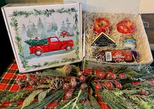 Load image into Gallery viewer, Small Farmhouse 2 Apples and Cheese Box 999-8833
